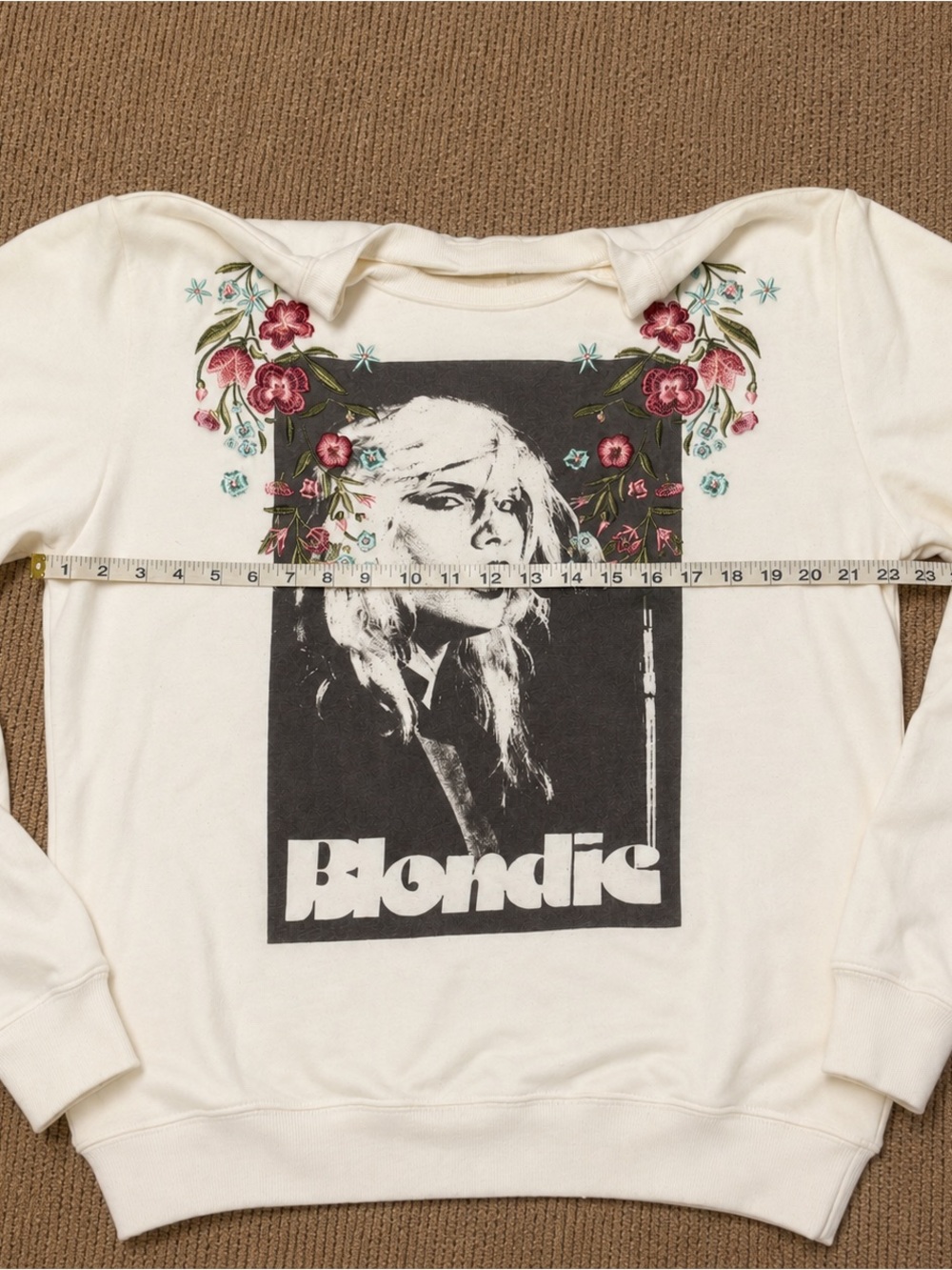 Blondie Graphic Sweatshirt Floral Embroidered Crewneck XL Band Tee Vintage Style - Picture 8 of 9